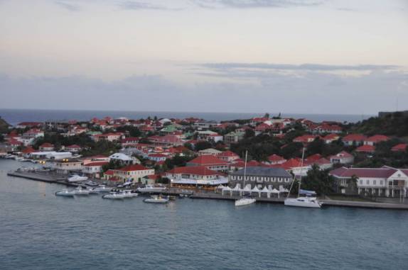 Vista de Gustavia, capital de St. Barth - Caribe